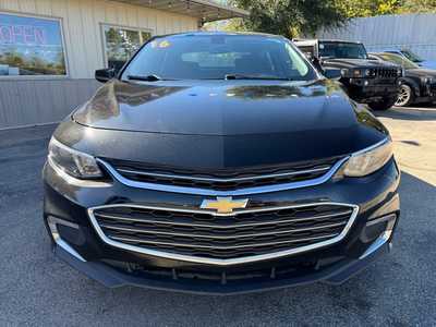 2016 Chevrolet Malibu, $10589. Photo 2