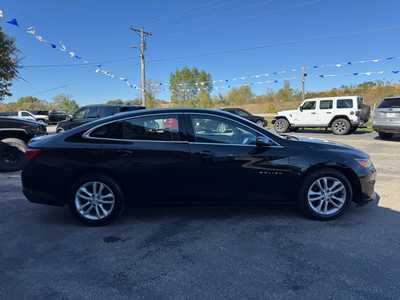 2016 Chevrolet Malibu, $10589. Photo 4