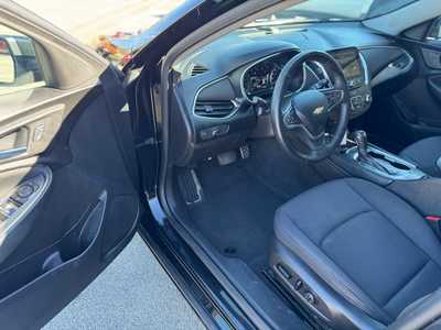 2016 Chevrolet Malibu, $10589. Photo 9