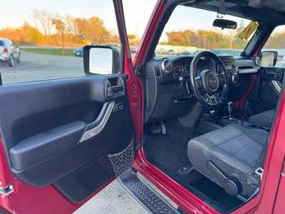 2012 Jeep Wrangler Unlimited, $7987. Photo 9