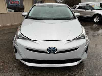 2016 Toyota Prius, $8989. Photo 2