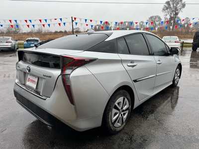 2016 Toyota Prius, $8989. Photo 5