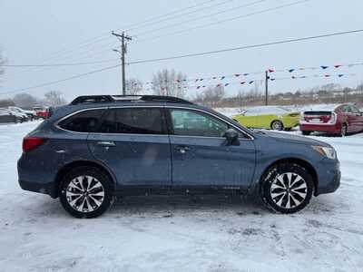 2017 Subaru Outback, $8972. Photo 4