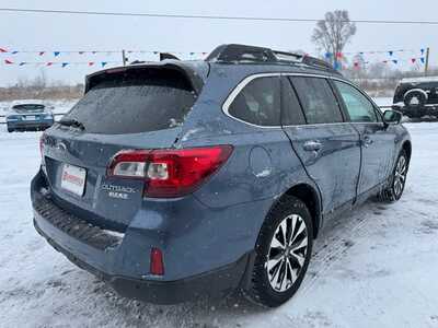 2017 Subaru Outback, $8972. Photo 5