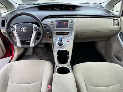 2013 Toyota Prius, $5750. Photo 11
