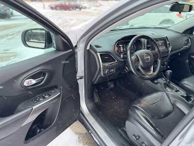 2019 Jeep Cherokee, $8967. Photo 9