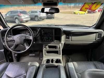 2003 Chevrolet Avalanche, $9995. Photo 11