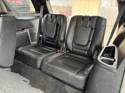 2017 Ford Explorer, $10989. Photo 12