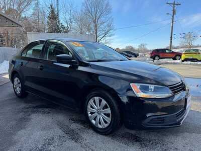 2013 Volkswagen Jetta, $4685. Photo 3