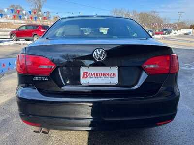 2013 Volkswagen Jetta, $4685. Photo 6