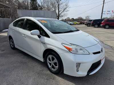 2013 Toyota Prius, $7459. Photo 3