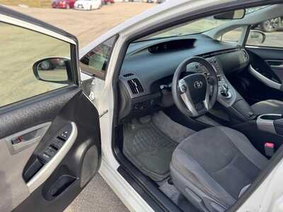 2013 Toyota Prius, $7459. Photo 9