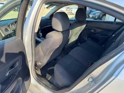 2016 Chevrolet Cruze, $6480. Photo 10