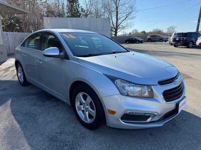 2016 Chevrolet Cruze, $6480. Photo 3