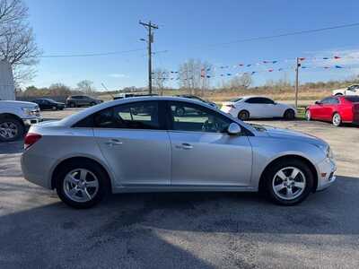 2016 Chevrolet Cruze, $6480. Photo 4