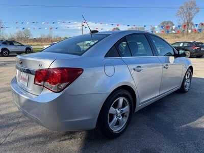 2016 Chevrolet Cruze, $6480. Photo 5