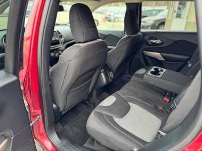 2017 Jeep Cherokee, $7880. Photo 10