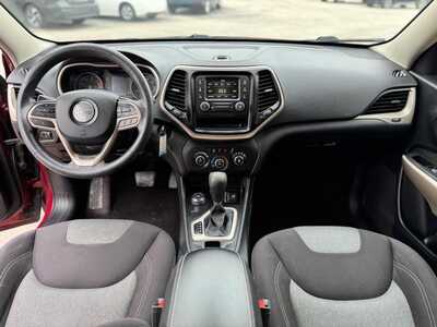 2017 Jeep Cherokee, $7880. Photo 11
