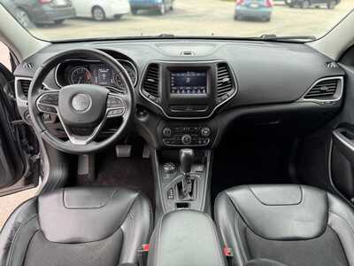 2019 Jeep Cherokee, $5500. Photo 11