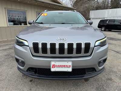 2019 Jeep Cherokee, $5500. Photo 2
