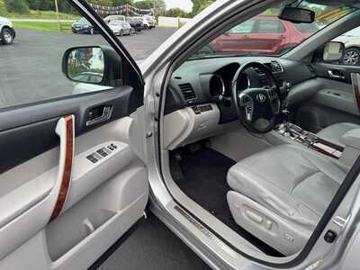 2011 Toyota Highlander, $8995. Photo 9