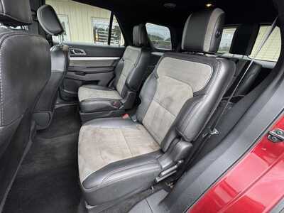 2017 Ford Explorer, $10995. Photo 12