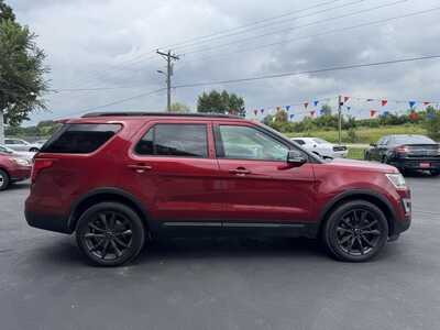 2017 Ford Explorer, $10995. Photo 4