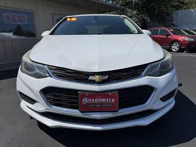 2018 Chevrolet Cruze, $7987. Photo 2