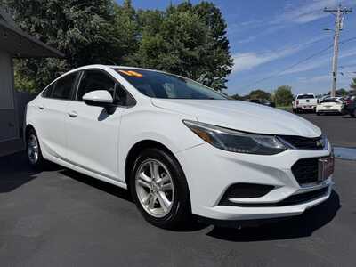 2018 Chevrolet Cruze, $7987. Photo 3