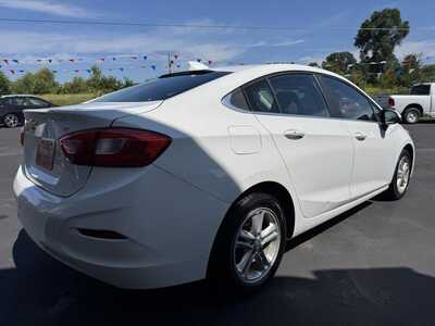 2018 Chevrolet Cruze, $7987. Photo 5