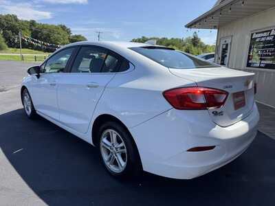 2018 Chevrolet Cruze, $7987. Photo 7
