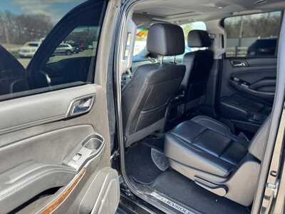 2019 Chevrolet Suburban, $8995. Photo 10