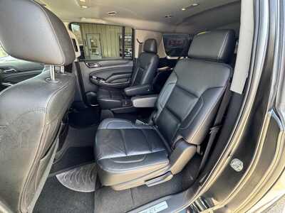 2019 Chevrolet Suburban, $8995. Photo 12