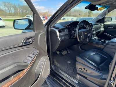 2019 Chevrolet Suburban, $8995. Photo 9