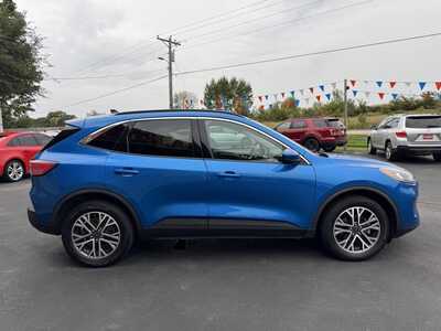 2020 Ford Escape, $9976. Photo 4