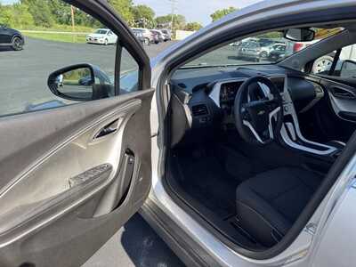 2012 Chevrolet Volt, $6495. Photo 9