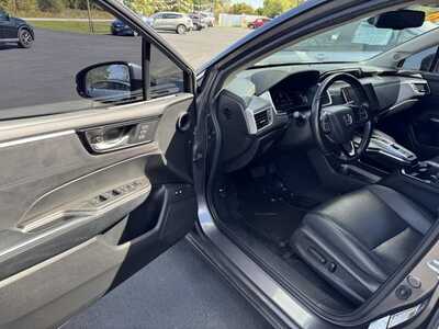 2018 Honda Clarity, $11479. Photo 9