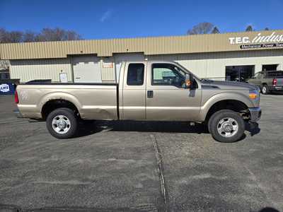 2011 Ford F250 Ext Cab, $8000. Photo 2
