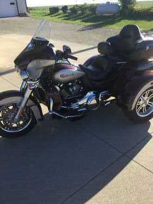 2018 Harley Davidson Tri glide, $27500. Photo 1
