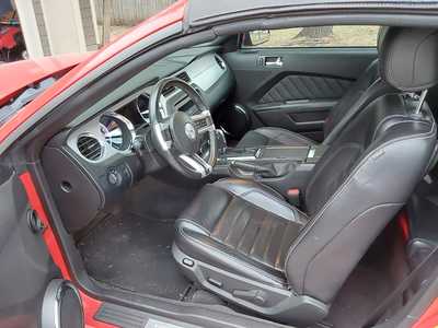 2013 Ford Mustang, $14000. Photo 5