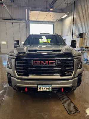 2025 GMC 2500 Crew Cab, $68900.00. Photo 1