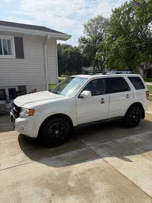 2009 Ford Escape, $8000. Photo 1