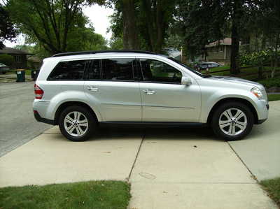 2009 Mercedes-Benz GL-Class, $6950. Photo 2