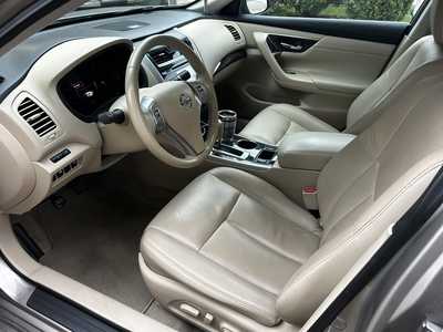 2014 Nissan Altima, $7500. Photo 5