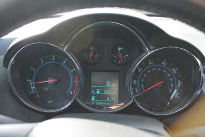 2012 Chevrolet Cruze, $3800. Photo 8