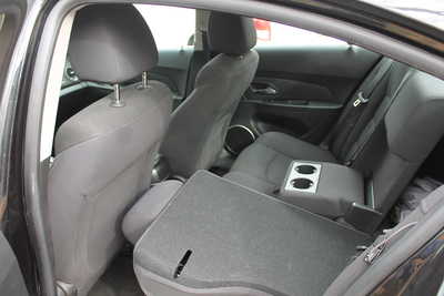 2012 Chevrolet Cruze, $3800. Photo 12