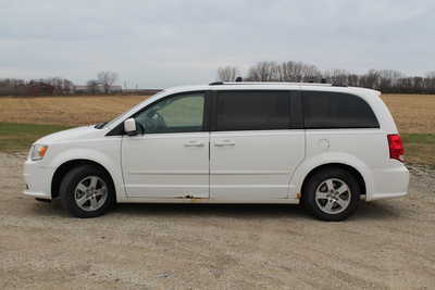 2011 Dodge Caravan, Grand, $3200. Photo 6