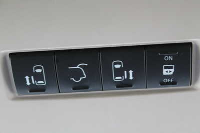 2011 Dodge Caravan, Grand, $3200. Photo 9