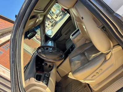 201 GMC Yukon XL, $7800. Photo 4