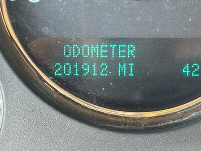 201 GMC Yukon XL, $7800. Photo 9